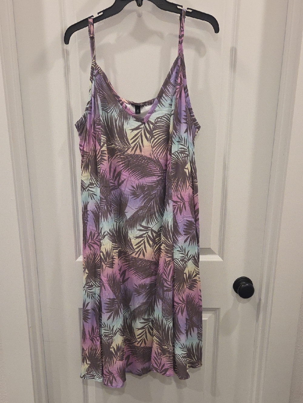 torrid Pastel Palm Print V-Neck Top in Mint Lavender Blush